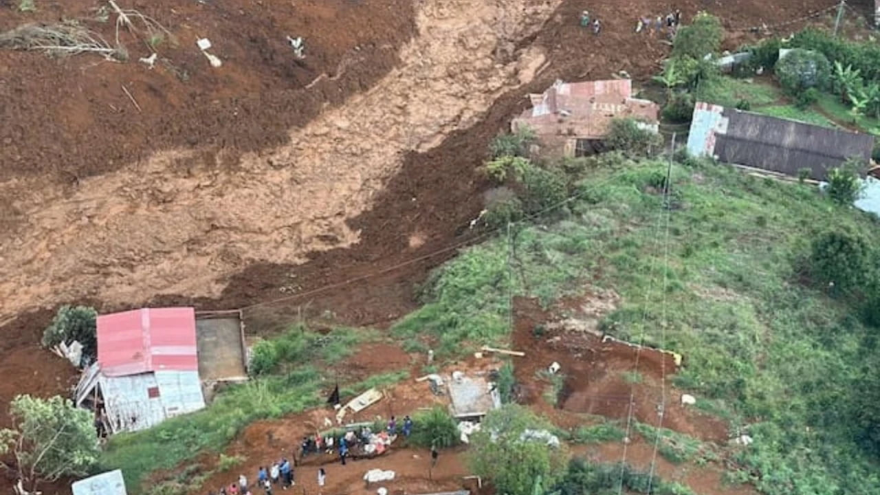 Tragedia: Ya son ocho los muertos tras deslizamiento de tierra por lluvias.