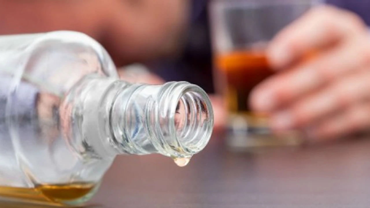 6 personas murieron por intoxicación con licor adulterado en el centro