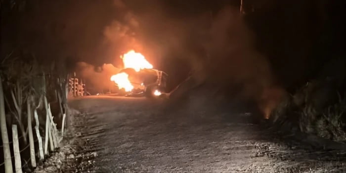 Terror en carretera: Tres hombres fueron ejecutados y un vehículo incinerado