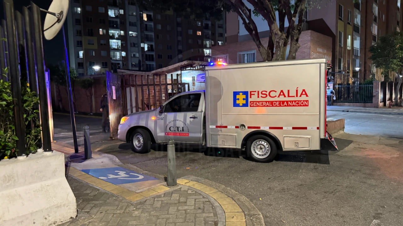 Sicarios persiguieron a joven en la vía Bucaramanga Girón y lo mataron a tiros frente a familiares y amigos