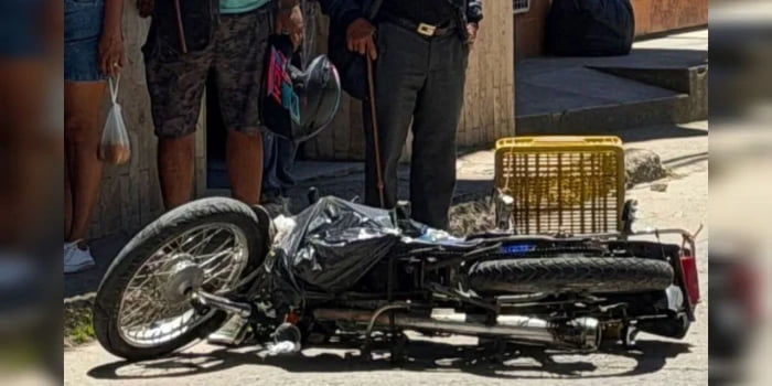 En cuestión de segundos, la Calle Real fue escenario del último recorrido de Arévalos Linares.