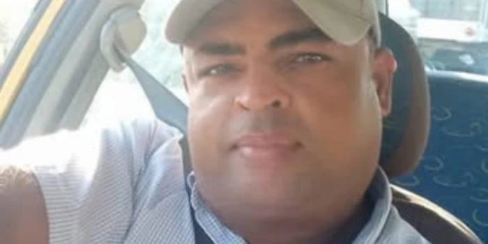 Brutal ataque armado dejó a un taxista muerto frente a una pasajera.