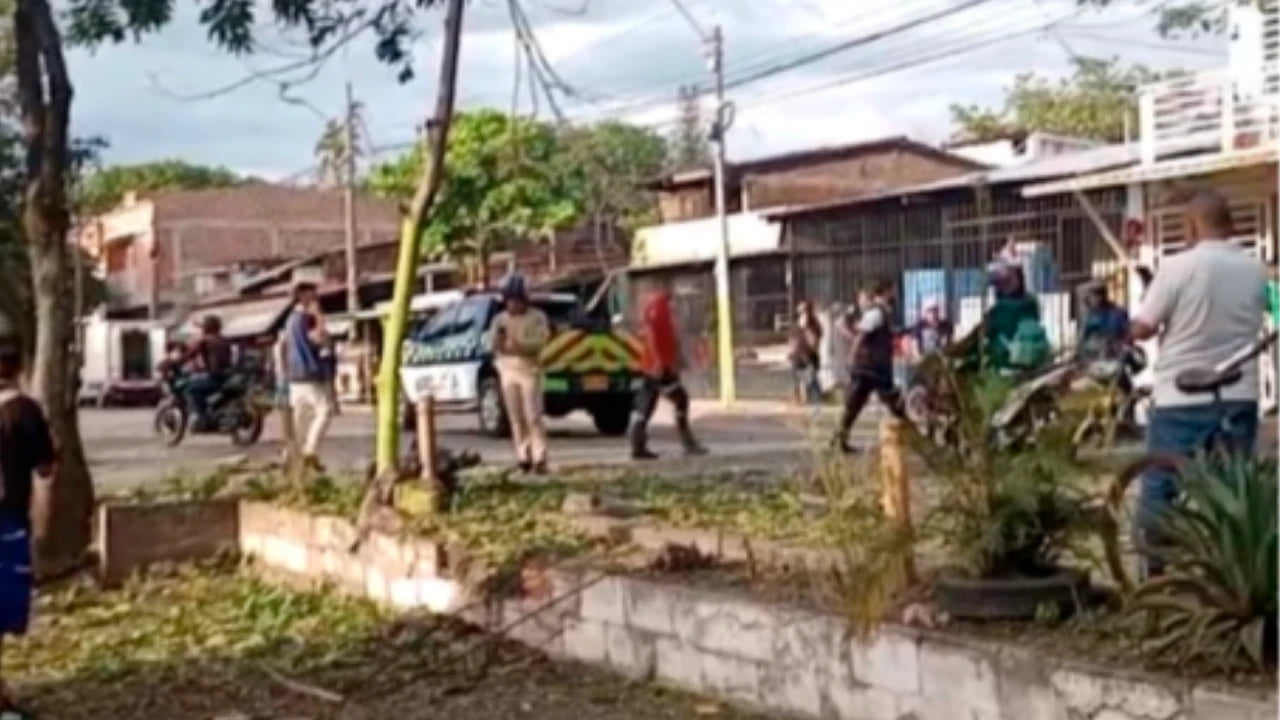 Galería: Explosión de moto bomba dejó 13 heridos y alarma a la comunidad