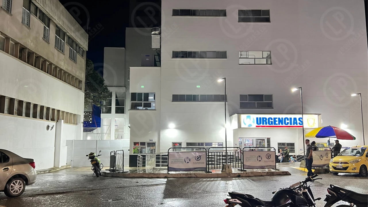 Tres vigilantes heridos y el coordinador de seguridad en estado delicado tras agresión de un paciente en el HUS