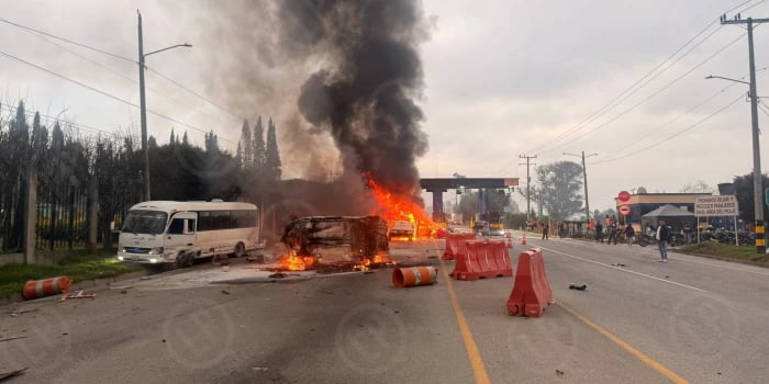 Fuerte accidente en peaje casa blanca deja 16 lesionados, y un fallecido al momento
