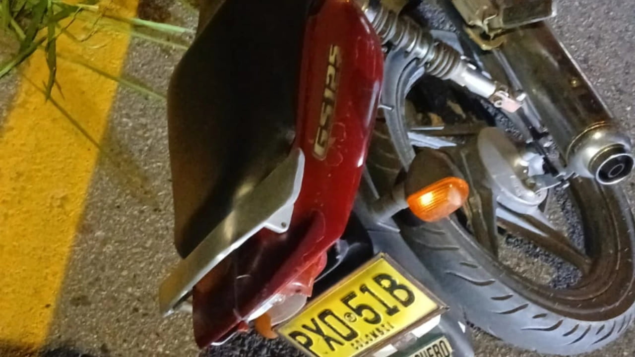 Salió en su moto y no regresó: accidente en la vía Colorados dejó una víctima.