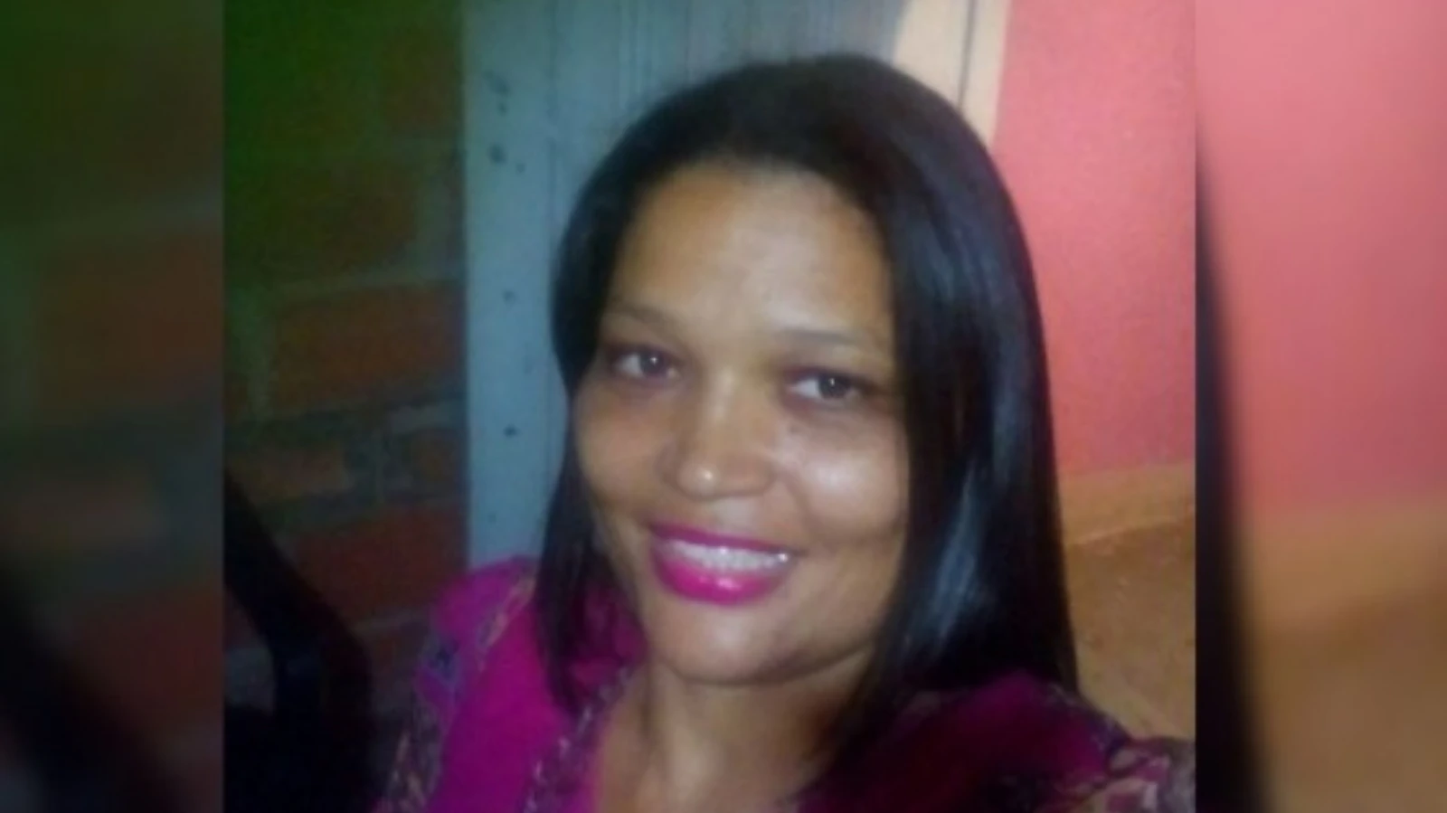 Mujer fue hallada sin vida dentro de su vivienda, tenía una herida en el cuello