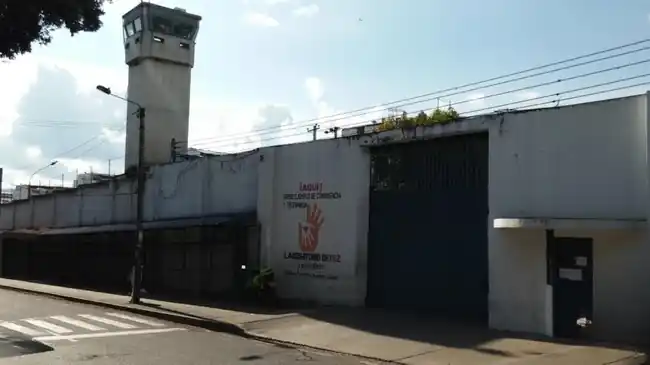 Recluso de la cárcel modelo murió tras caer de un tercer piso